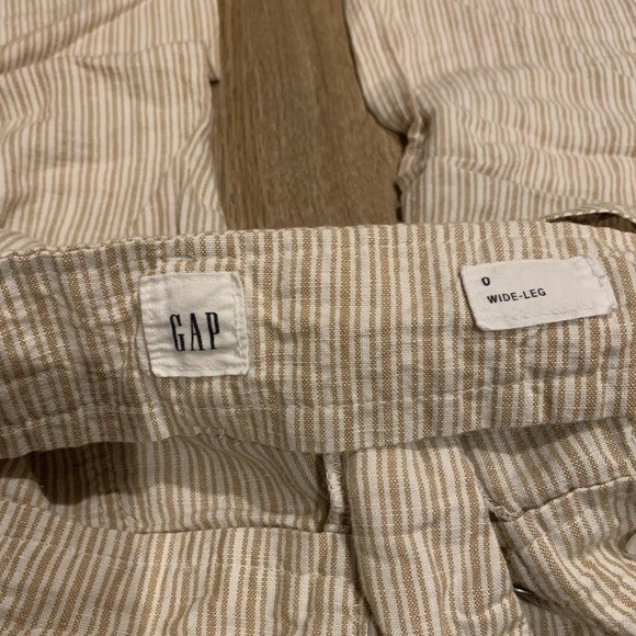 Gap size zero linen trousers. Wide leg, tan pin stripes. Hook and eye closures - Picture 5 of 8